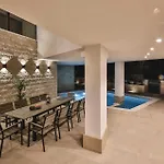 Beautiful Home In Saldun With Sauna Trogir