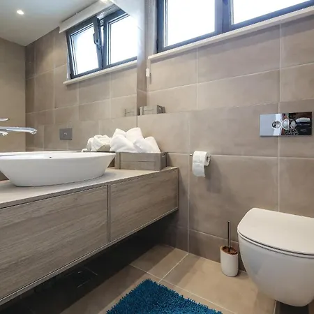 Beautiful Home In Saldun With Sauna Vikendica Trogir