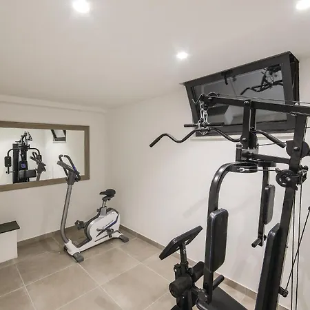 Beautiful Home In Saldun With Sauna Trogir