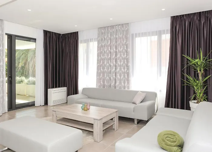 Beautiful In Saldun With Sauna Hébergement de vacances