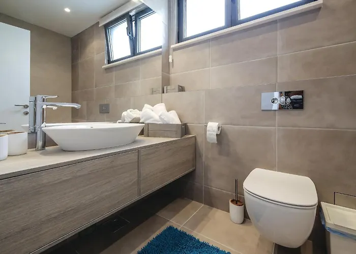 Beautiful In Saldun With Sauna Hébergement de vacances Trogir