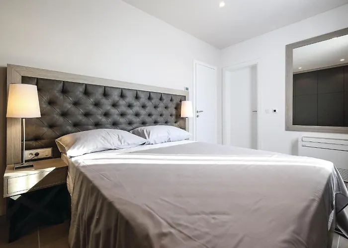 Hébergement de vacances Beautiful In Saldun With Sauna Trogir