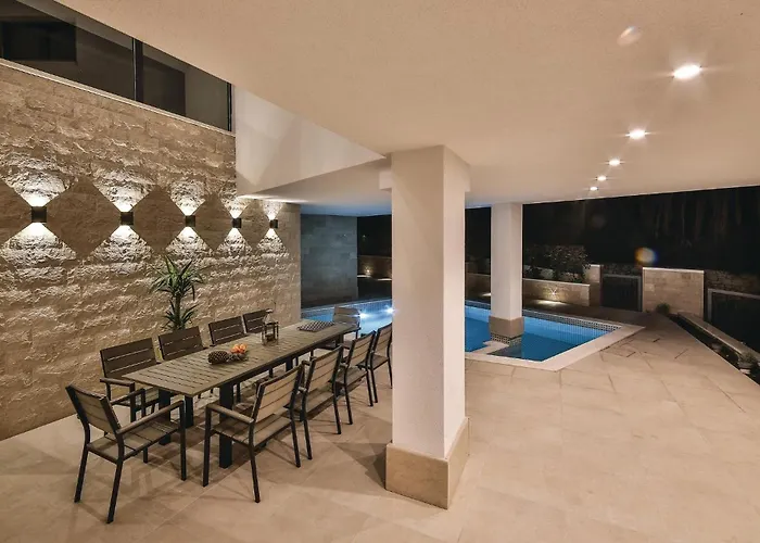 Beautiful In Saldun With Sauna Trogir